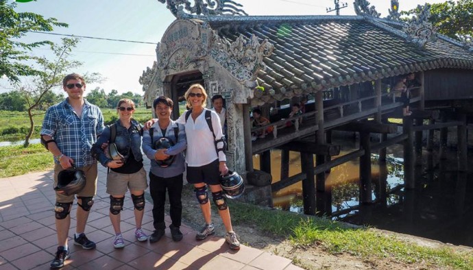hue-to-hoi-an-motorbike-private-day-tour-8-690×394