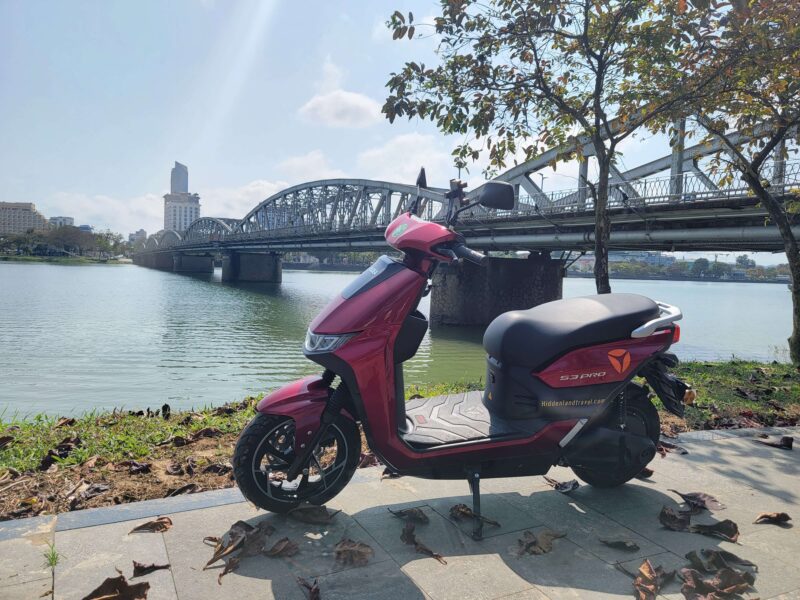 Rent 50cc bike in Hue (16)