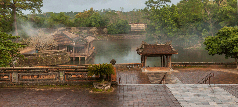 Lăng Tự Đức cho thăm gì ở Huế